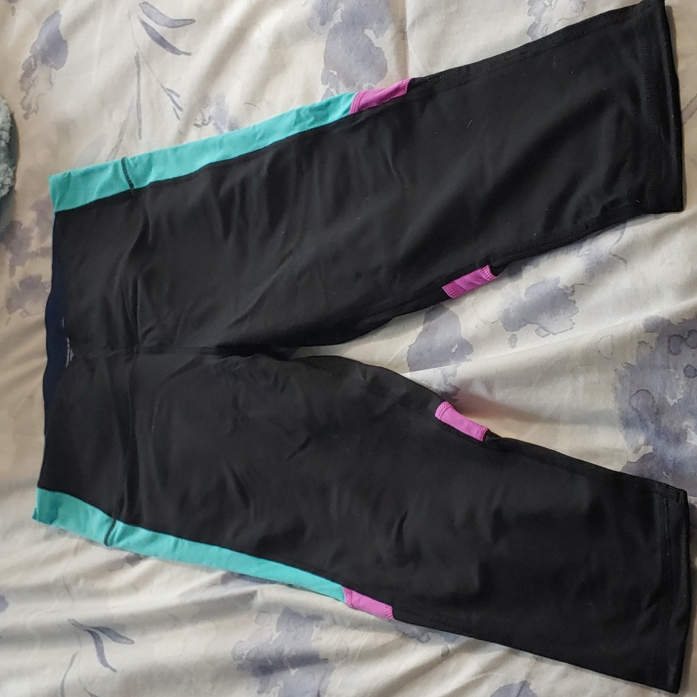 Victoria's secret "knockout" Crop leggings